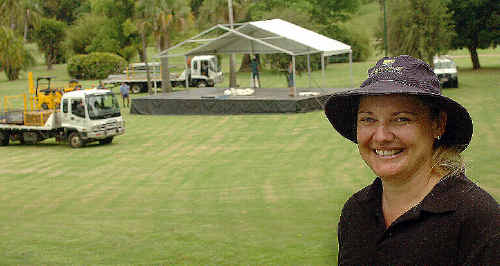 Event co-ordinator Mel Haigh prepares for Maryborough’s Christmas Sunday in the Park. The stage is being set up by Handy Hire staff for carols. Event co-ordinator Mel Haigh prepares for Maryborough’s Christmas Sunday in the Park. The stage is being set up by Handy Hire staff for carols.
